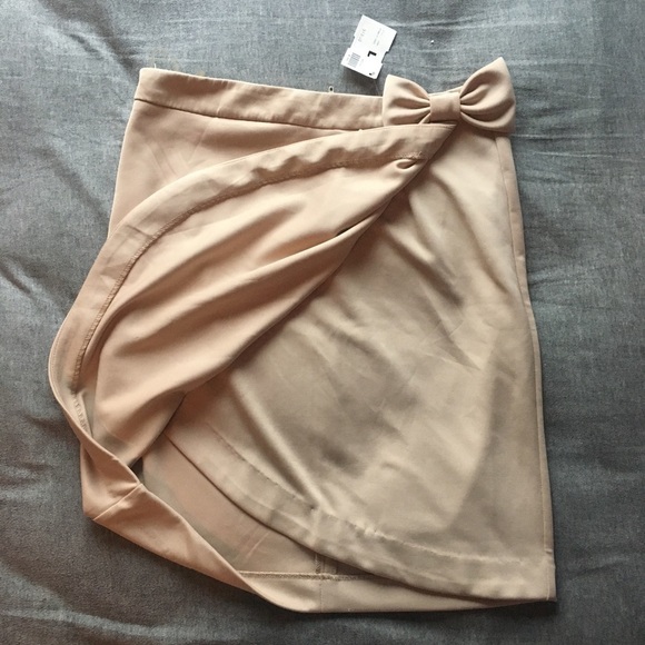 🍉 Bow Tie Front Wrap Mini Skirt - Picture 3 of 10